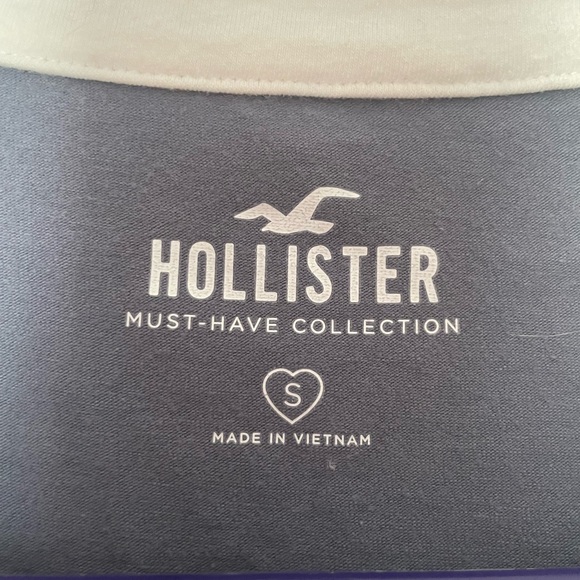 Hollister Must Have Collection Crop tee - Picture 3 of 4
